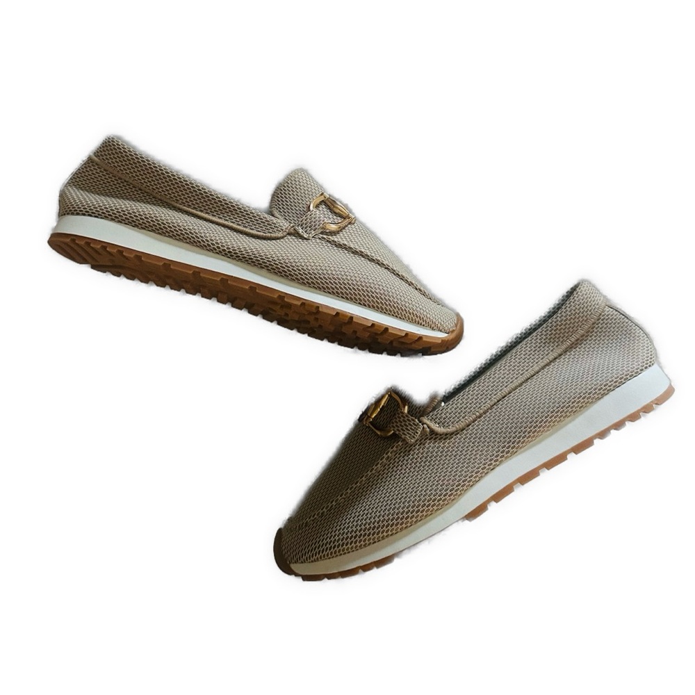 Susi Orthopedic Comfort Beige Loafers with Gold Buckles 40 NWOT - Picture 4 of 8